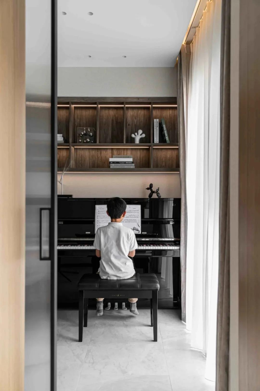 莎卡(SACA)轻奢定制:平衡秩序美感,极简格调家居(图13) 莎卡(SACA)轻奢定制:平衡秩序美感,极简格调家居(图13)